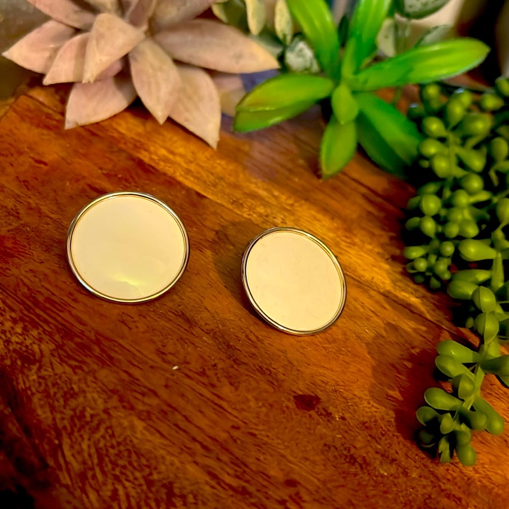 VINTAGE EARRINGS